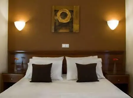 Delfini Moschato Hotel